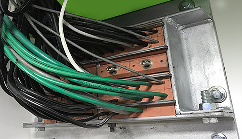 איטום מעברי צנרת וכבלים